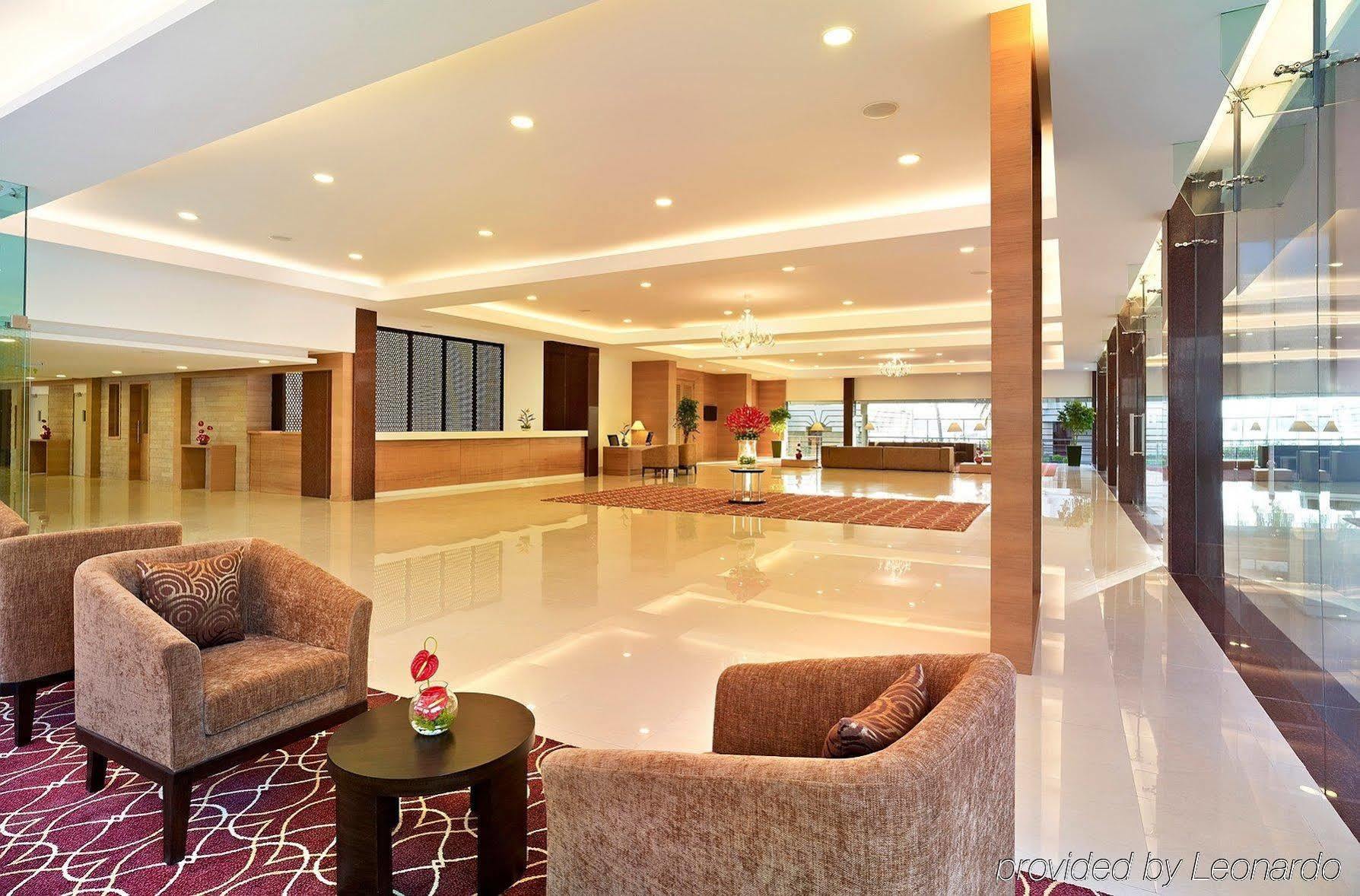 Hotel Naveen Lakeside Hubli Esterno foto