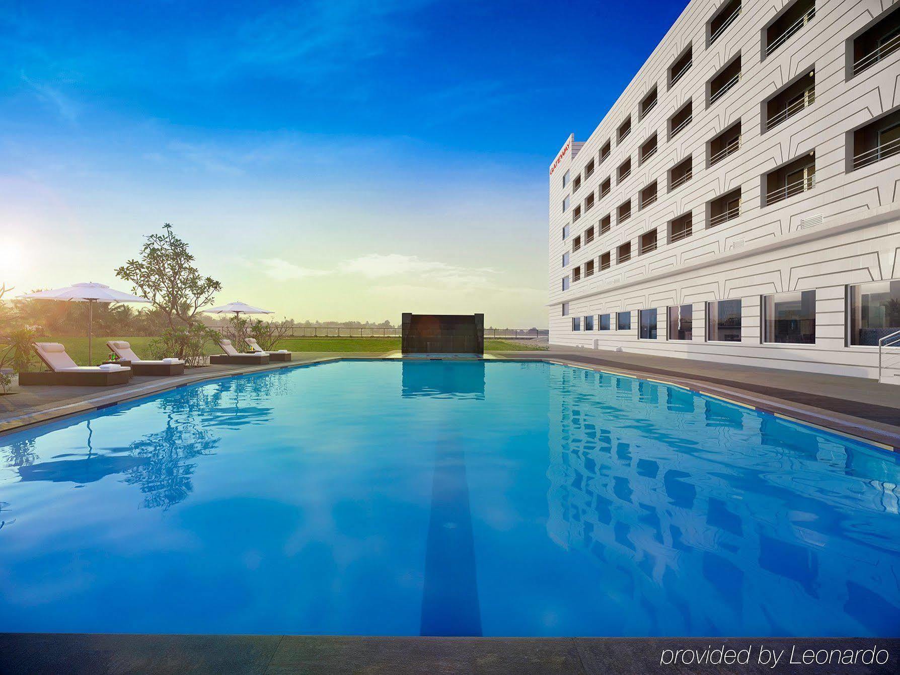 Hotel Naveen Lakeside Hubli Esterno foto