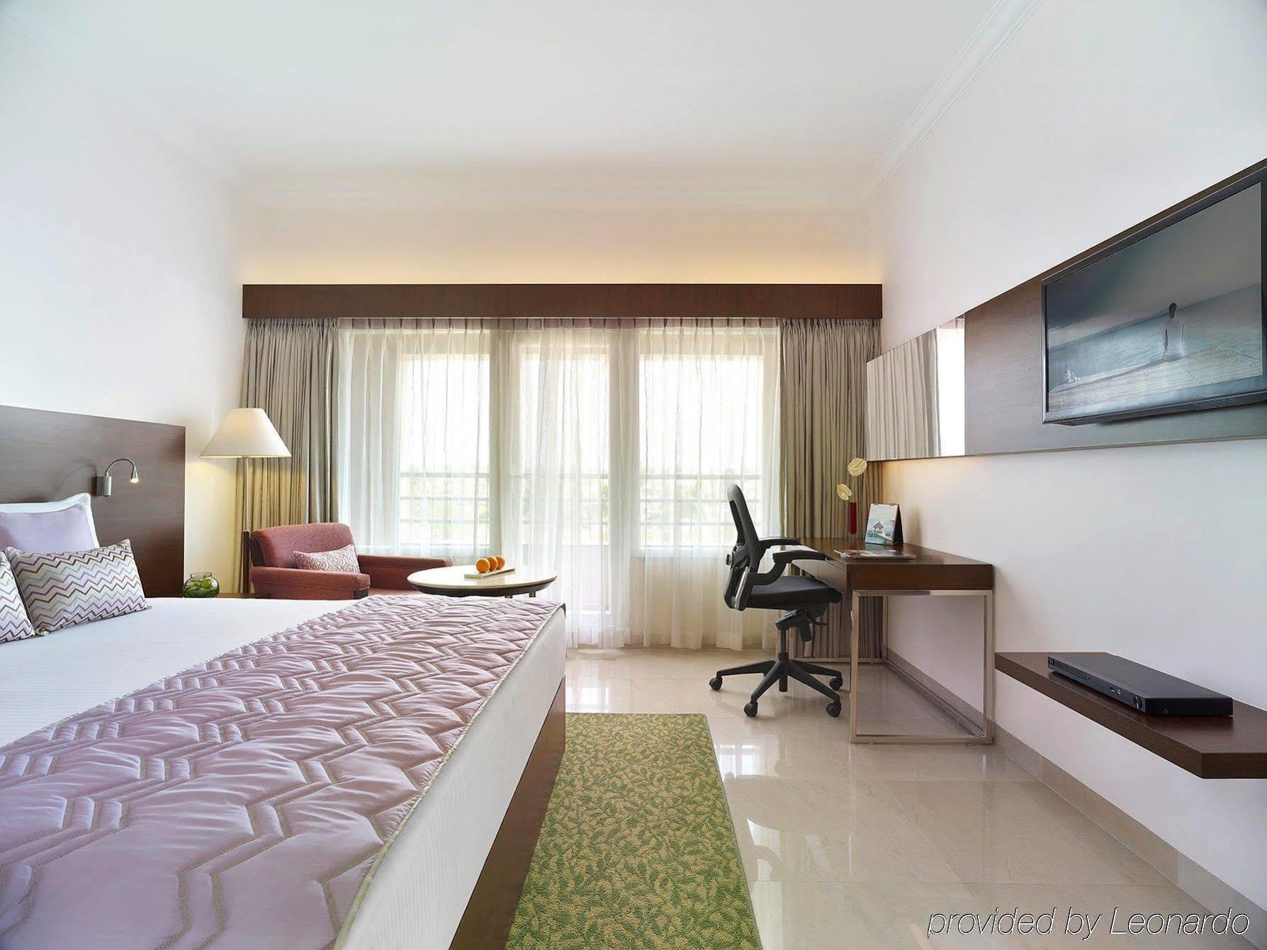 Hotel Naveen Lakeside Hubli Esterno foto