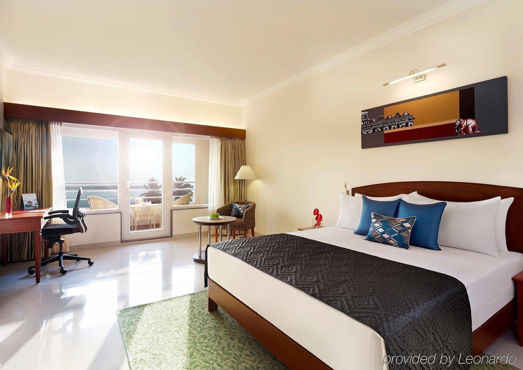 Hotel Naveen Lakeside Hubli Esterno foto