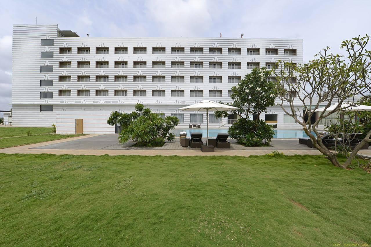 Hotel Naveen Lakeside Hubli Esterno foto