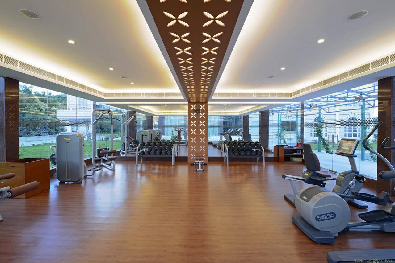 Hotel Naveen Lakeside Hubli Esterno foto